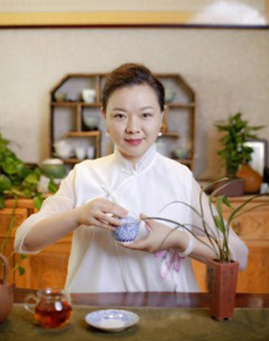 魏华（字仙草）